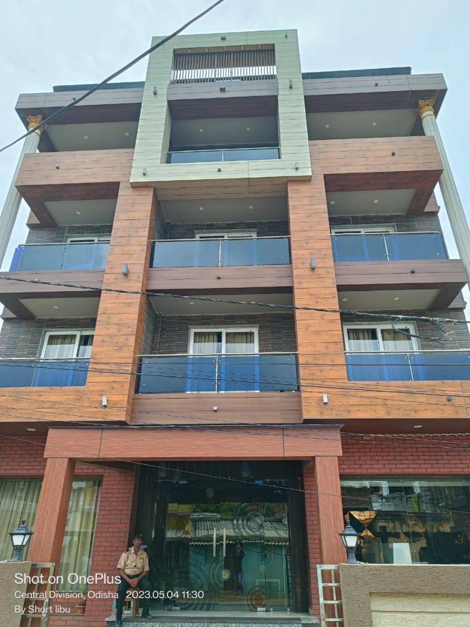 Hotel Kuber Palace ! Puri Near-Sea-Beach-And-Temple Fully-Air-Conditioned-Hotel With-Lift-And-Parking-Facility エクステリア 写真