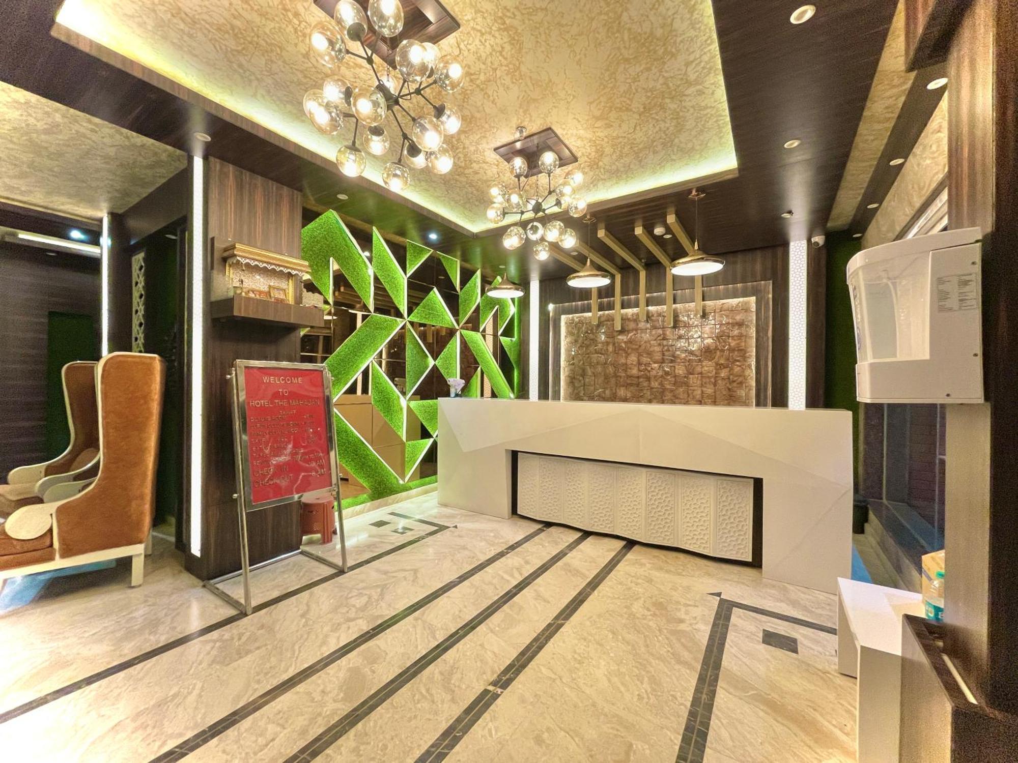 Hotel Kuber Palace ! Puri Near-Sea-Beach-And-Temple Fully-Air-Conditioned-Hotel With-Lift-And-Parking-Facility エクステリア 写真