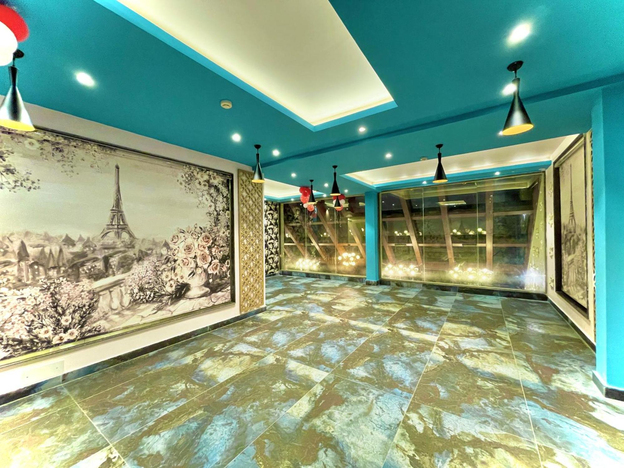 Hotel Kuber Palace ! Puri Near-Sea-Beach-And-Temple Fully-Air-Conditioned-Hotel With-Lift-And-Parking-Facility エクステリア 写真