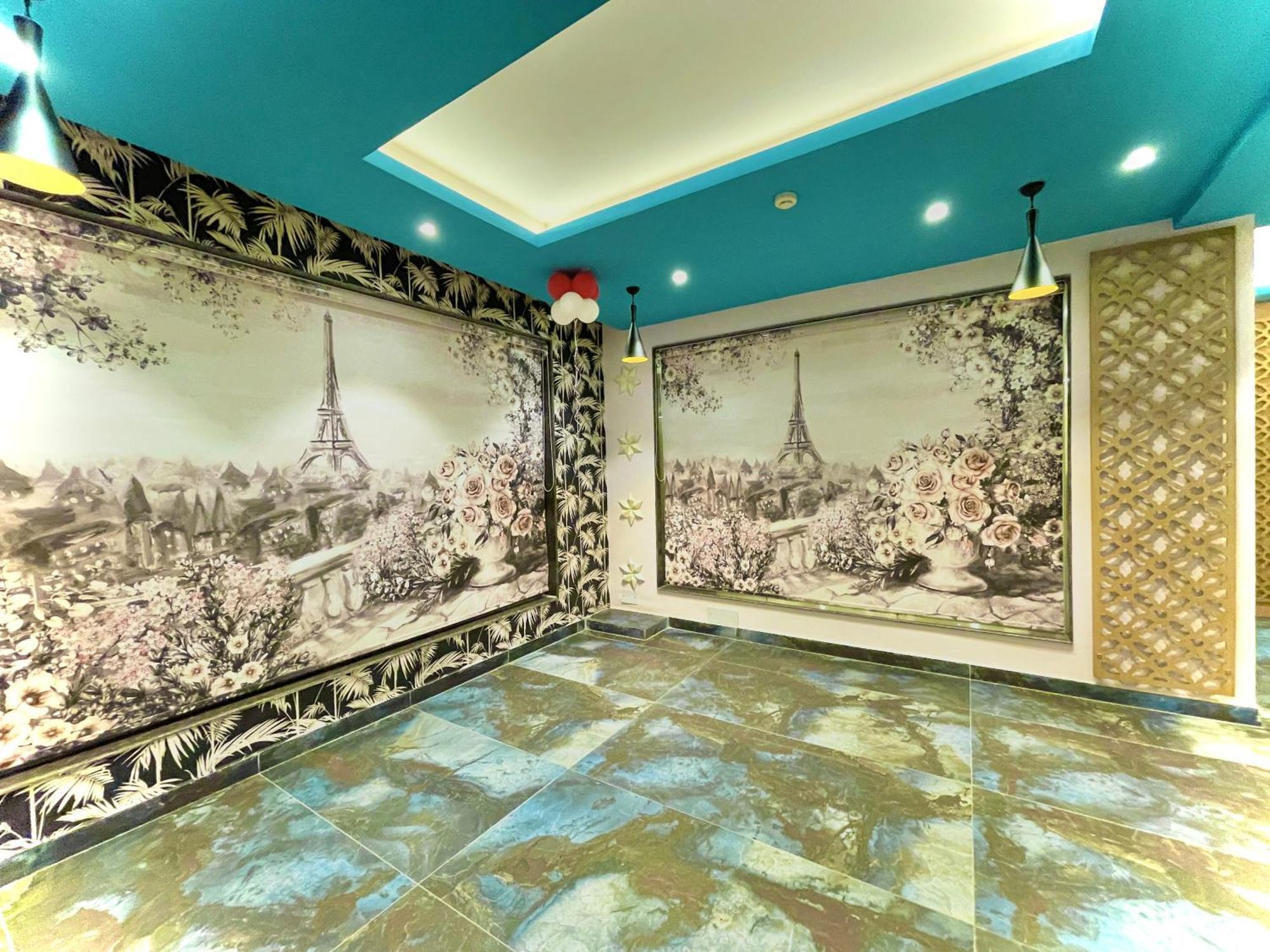 Hotel Kuber Palace ! Puri Near-Sea-Beach-And-Temple Fully-Air-Conditioned-Hotel With-Lift-And-Parking-Facility エクステリア 写真